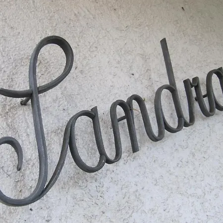 Casa Sandra Апартаменти *